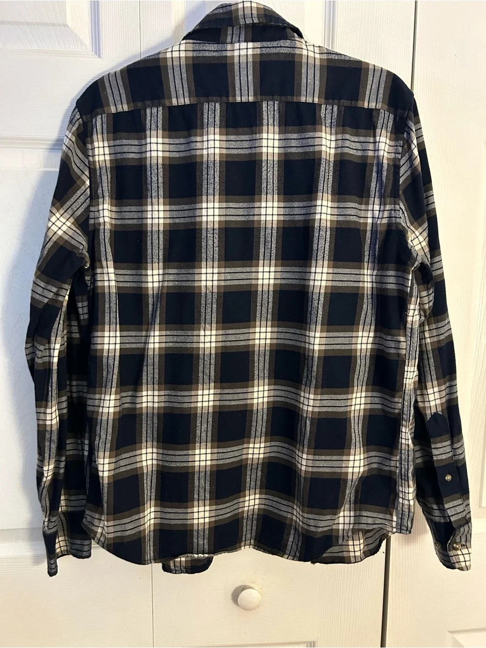 Banana Republic Men’s Plaid Lightweight Shirt in Black and Brown